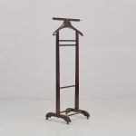 556098 Valet stand